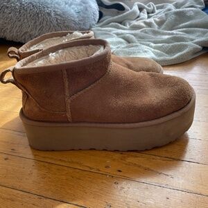 Uggs ultra mini platforms in chestnut